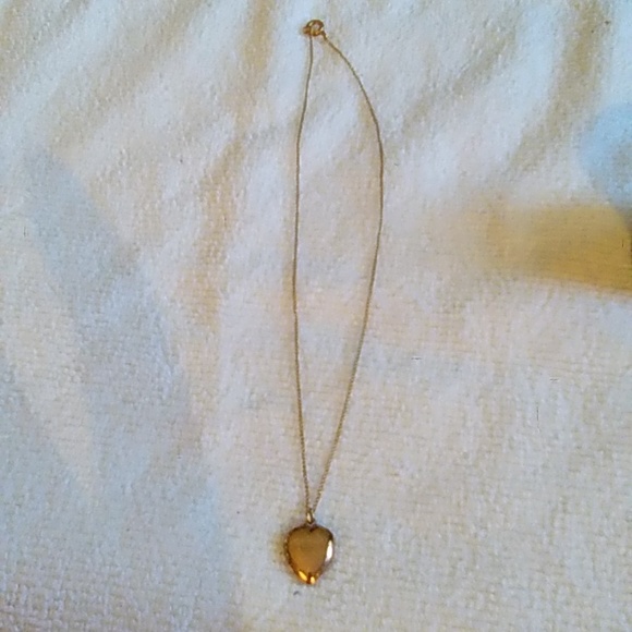 Childs Gold Plated Heart Shaped Locket - Picture 1 of 6